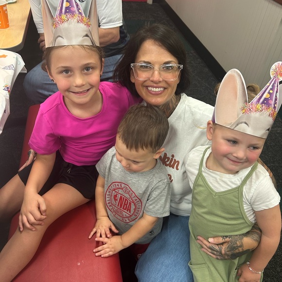 Meet your Posher, Amber - Picture 2 of 9